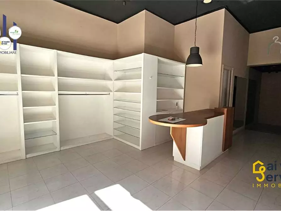 Immagine 2 di Negozio in affitto  in GELONE a Siracusa
