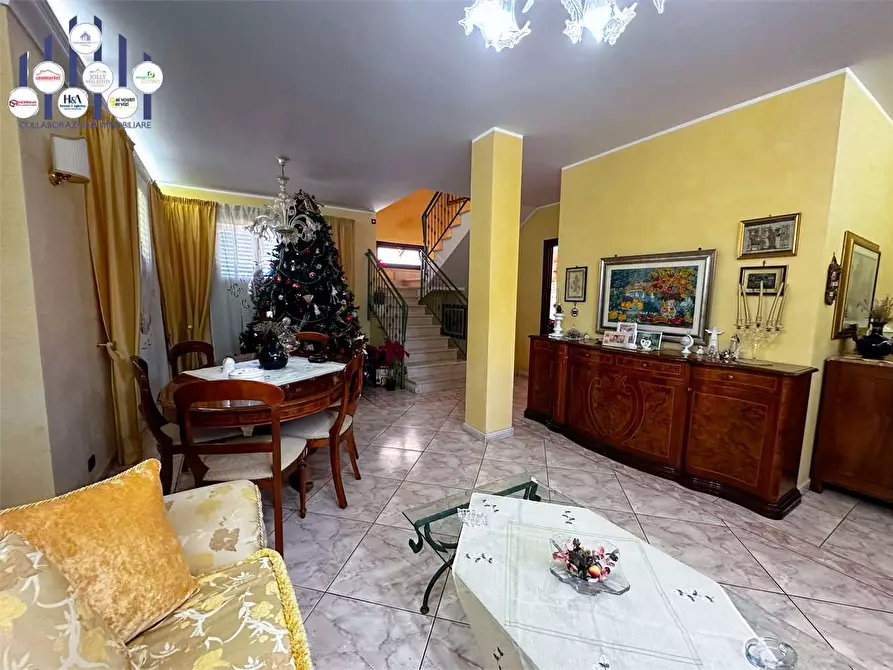 Immagine 3 di Villa in vendita  in VIA PIETRO FILLIOLEY a Siracusa