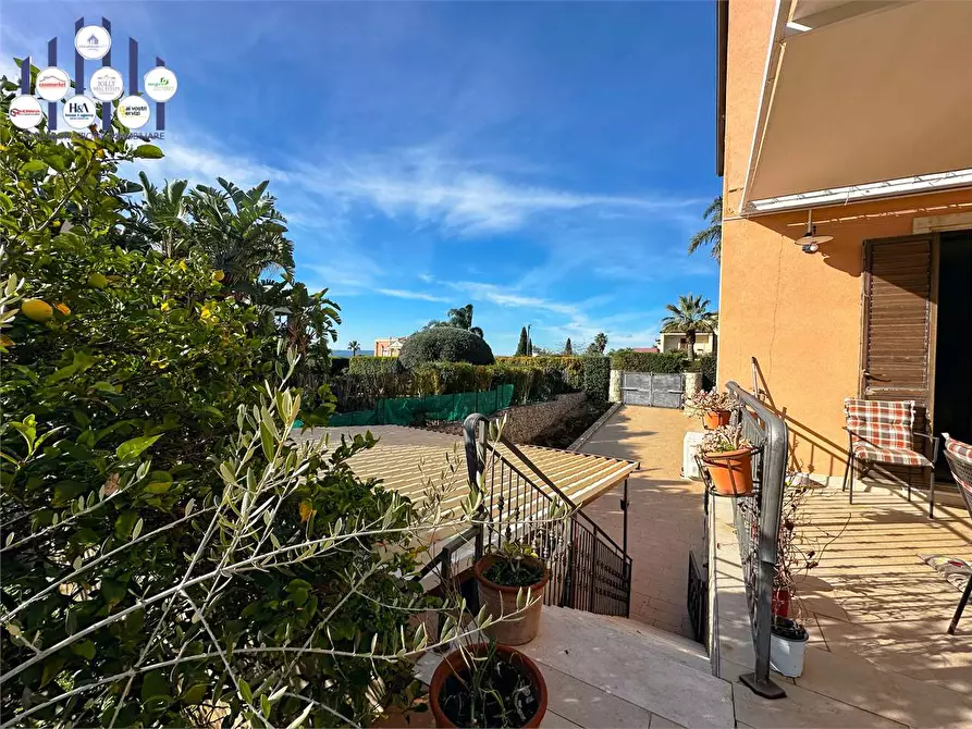 Immagine 9 di Villa in vendita  in VIA PIETRO FILLIOLEY a Siracusa