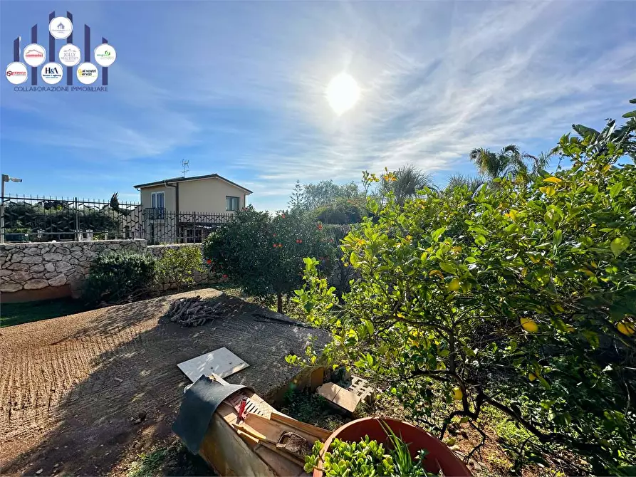 Immagine 10 di Villa in vendita  in VIA PIETRO FILLIOLEY a Siracusa