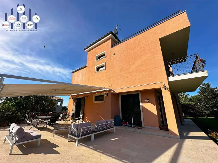 Immagine 11 di Villa in vendita  in VIA PIETRO FILLIOLEY a Siracusa