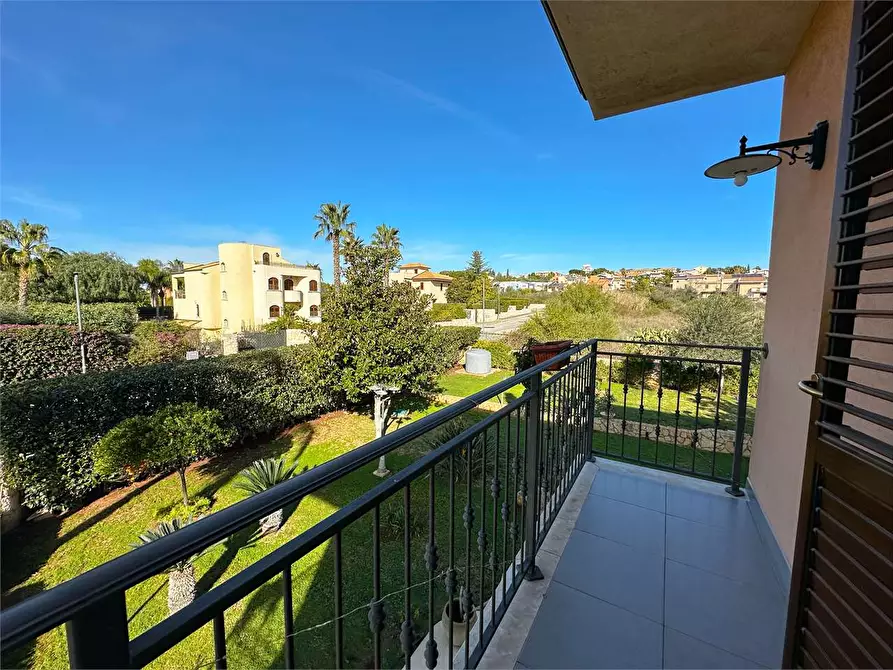 Immagine 21 di Villa in vendita  in VIA PIETRO FILLIOLEY a Siracusa