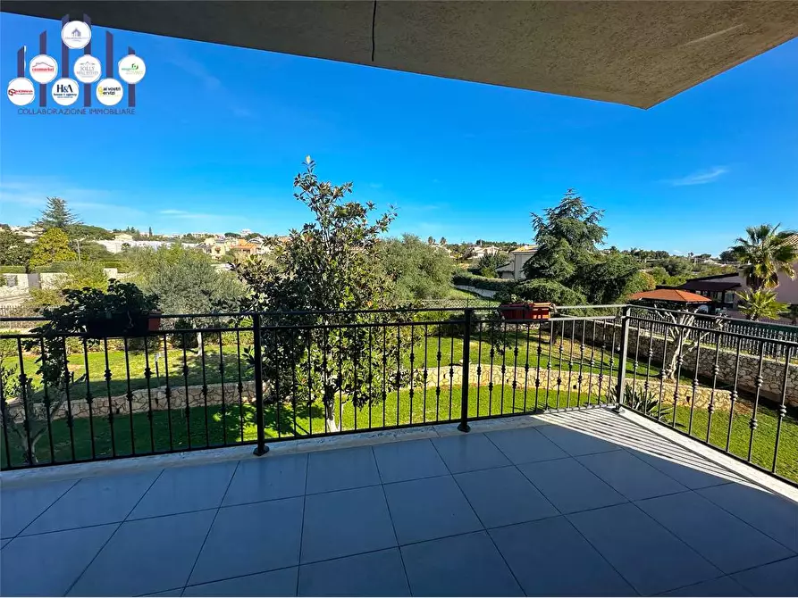 Immagine 27 di Villa in vendita  in VIA PIETRO FILLIOLEY a Siracusa