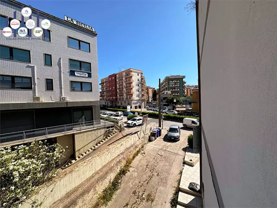 Immagine 1 di Ufficio in vendita  in VIALE TERACATI a Siracusa
