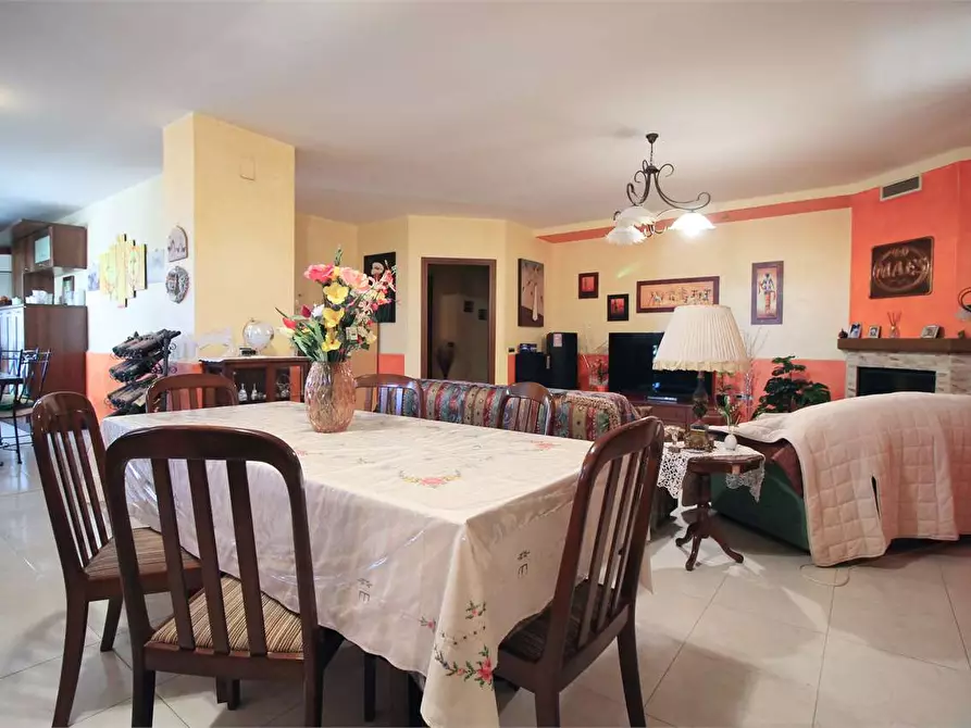 Immagine 3 di Villa in vendita  in VIALE GARRONE a Melilli