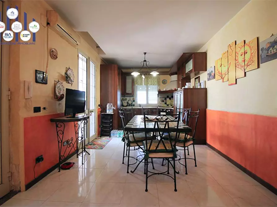 Immagine 6 di Villa in vendita  in VIALE GARRONE a Melilli