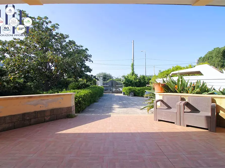 Immagine 25 di Villa in vendita  in VIALE GARRONE a Melilli