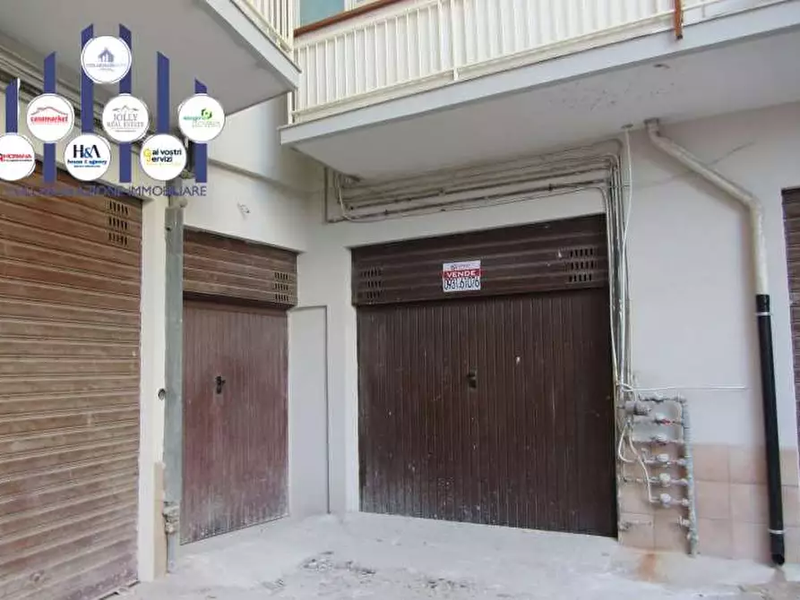 Immagine 1 di Garage in vendita  in VIA BARI a Siracusa