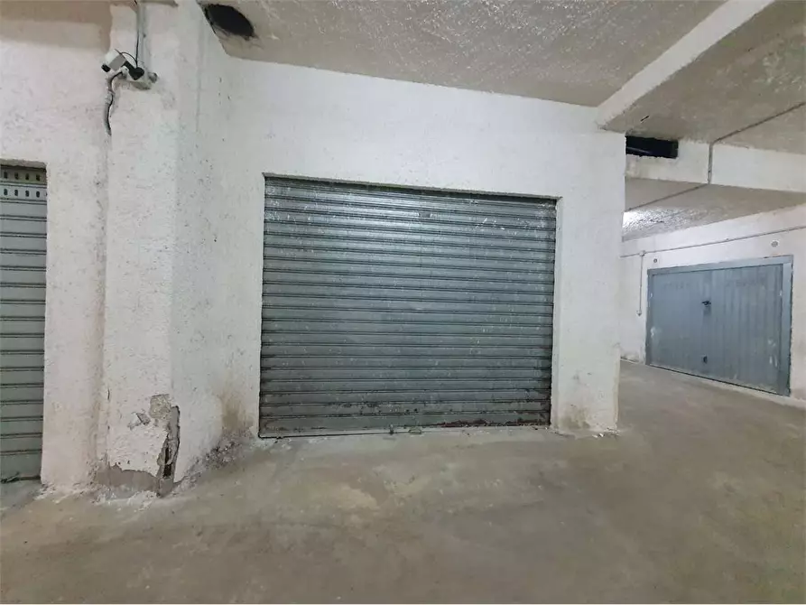 Immagine 1 di Garage in vendita  a Siracusa