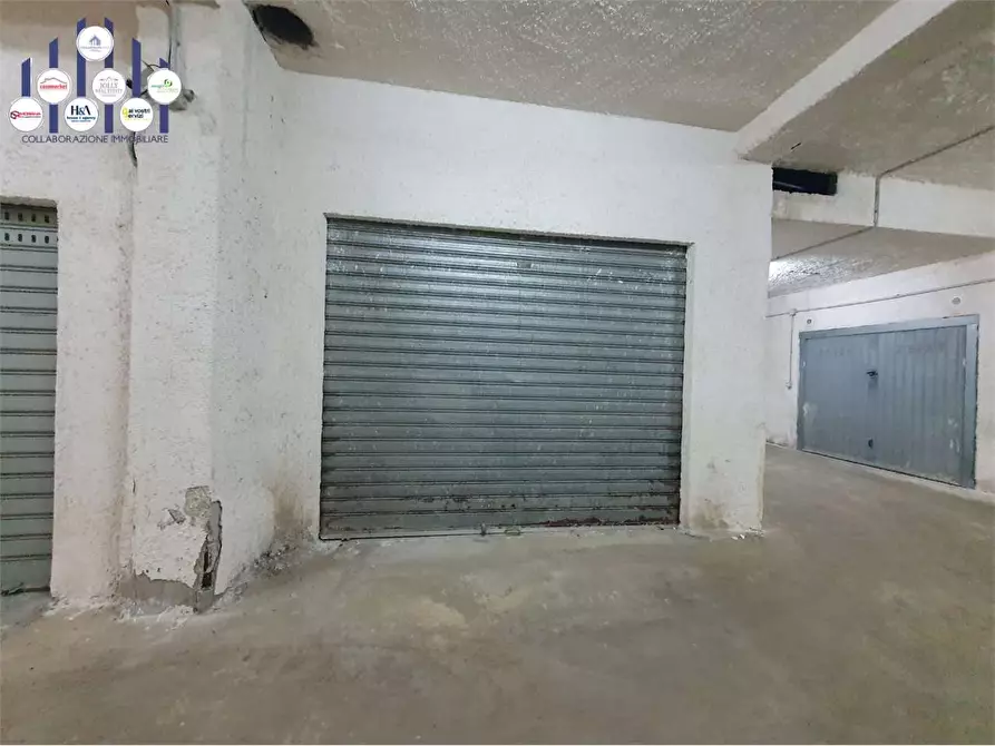 Immagine 1 di Garage in vendita  a Siracusa