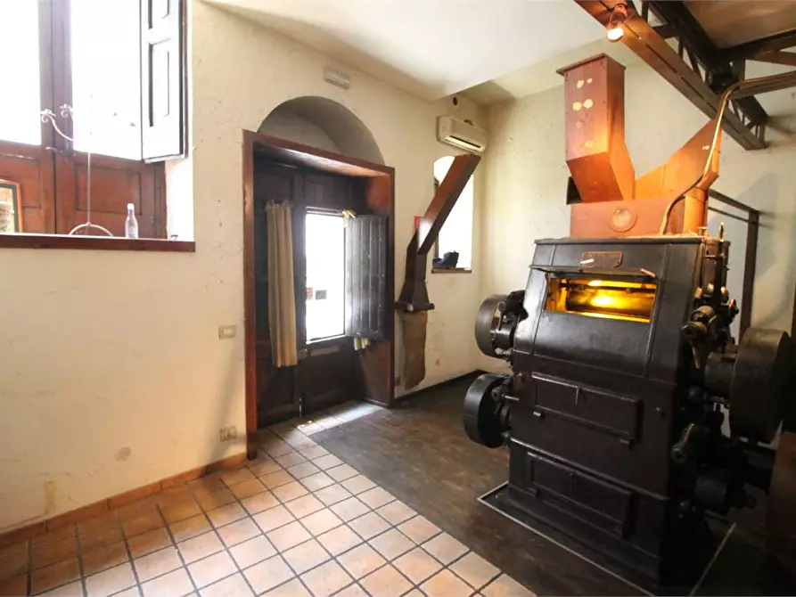 Immagine 5 di Negozio in vendita  in VIA MACELLO a Palazzolo Acreide