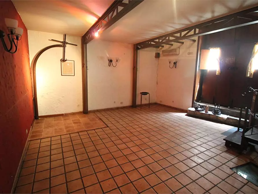 Immagine 1 di Negozio in vendita  in VIA MACELLO a Palazzolo Acreide