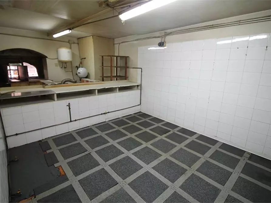 Immagine 11 di Negozio in vendita  in VIA MACELLO a Palazzolo Acreide