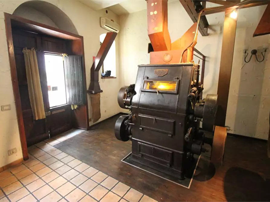 Immagine 14 di Negozio in vendita  in VIA MACELLO a Palazzolo Acreide