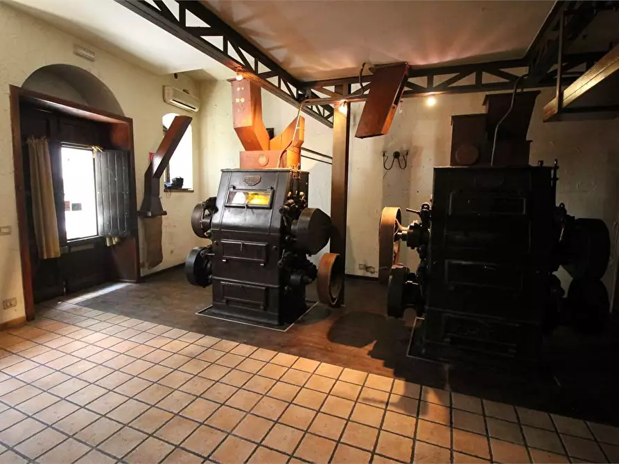 Immagine 15 di Negozio in vendita  in VIA MACELLO a Palazzolo Acreide