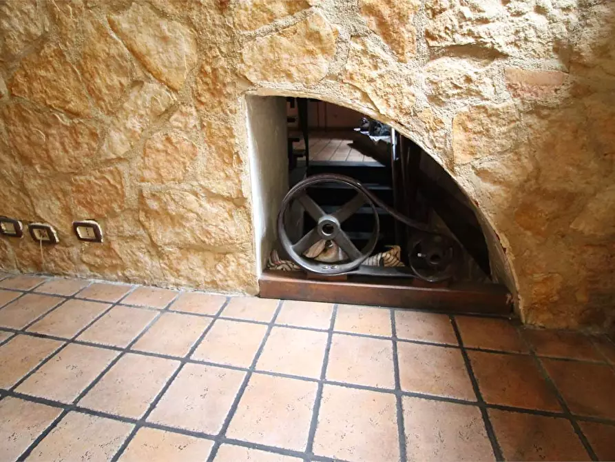 Immagine 16 di Negozio in vendita  in VIA MACELLO a Palazzolo Acreide