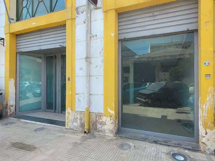 Immagine 2 di Negozio in vendita  in CORSO UMBERTO I a Siracusa