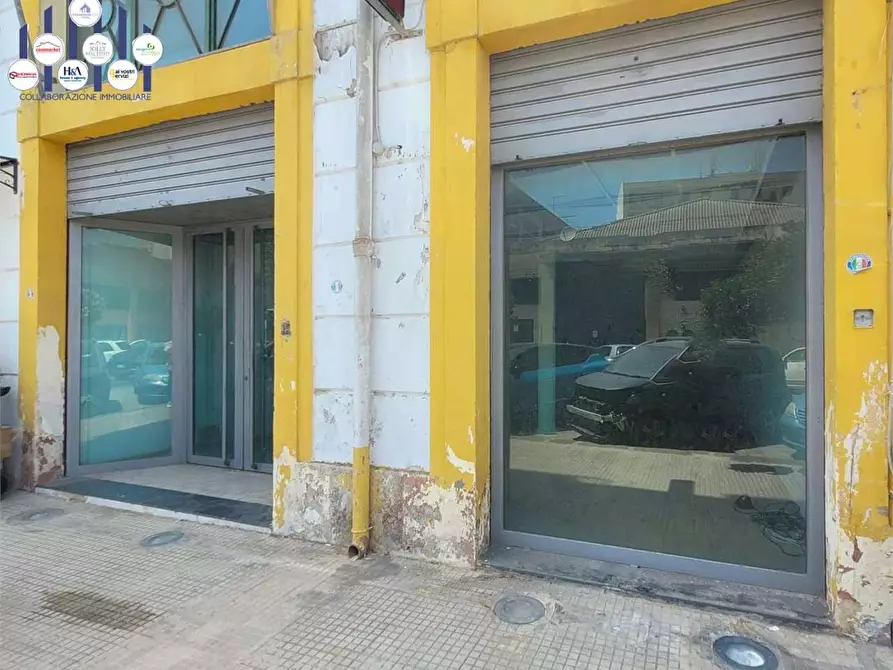 Immagine 2 di Negozio in vendita  in CORSO UMBERTO I a Siracusa