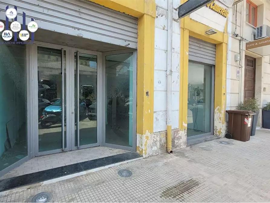 Immagine 1 di Negozio in vendita  in CORSO UMBERTO I a Siracusa