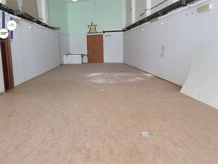 Immagine 9 di Negozio in vendita  in CORSO UMBERTO I a Siracusa