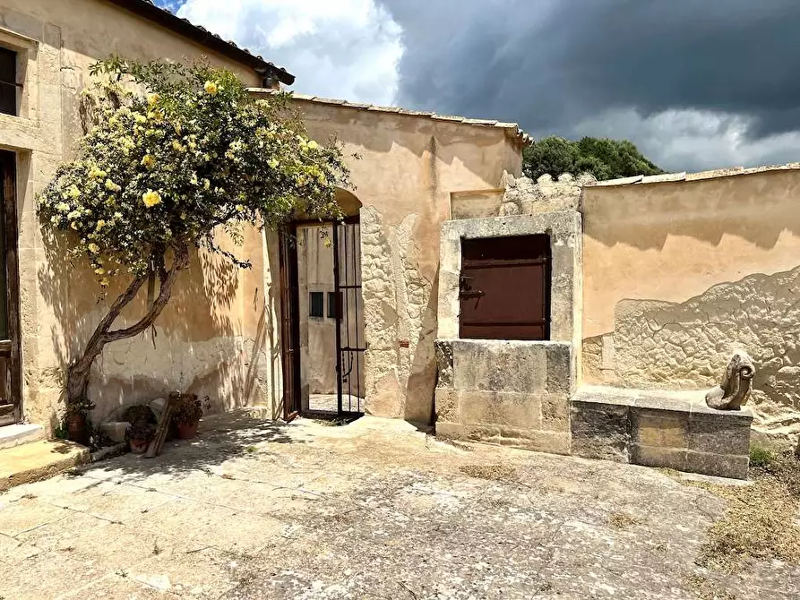 Immagine 26 di Rustico / casale in vendita  a Noto