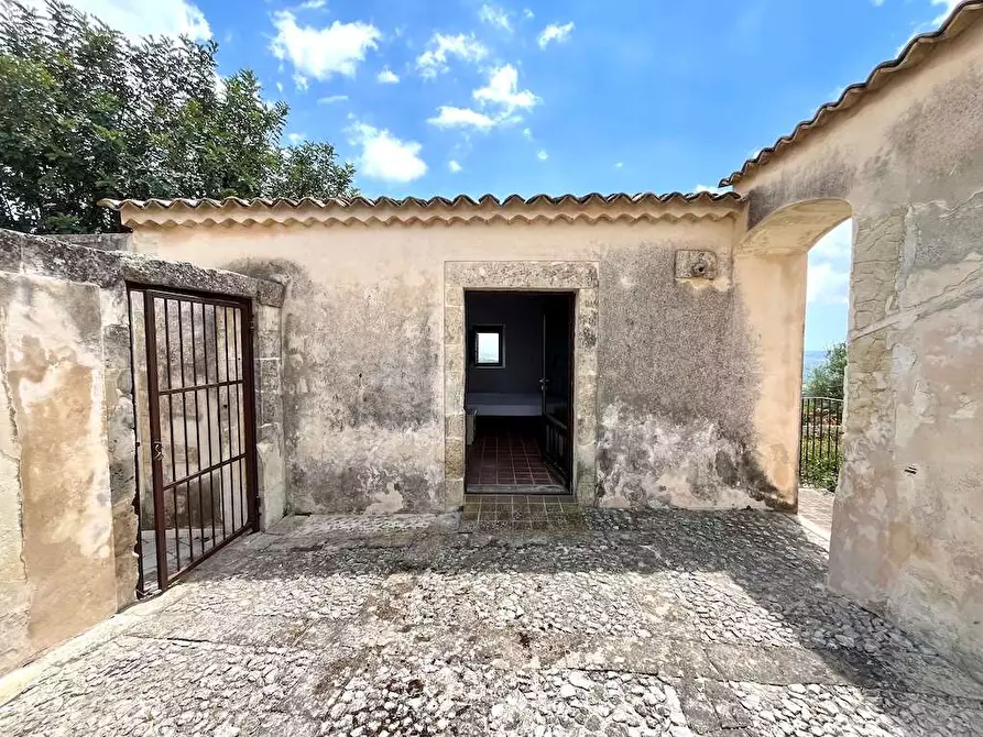 Immagine 43 di Rustico / casale in vendita  a Noto