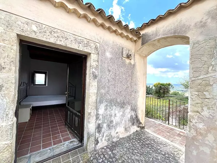 Immagine 44 di Rustico / casale in vendita  a Noto