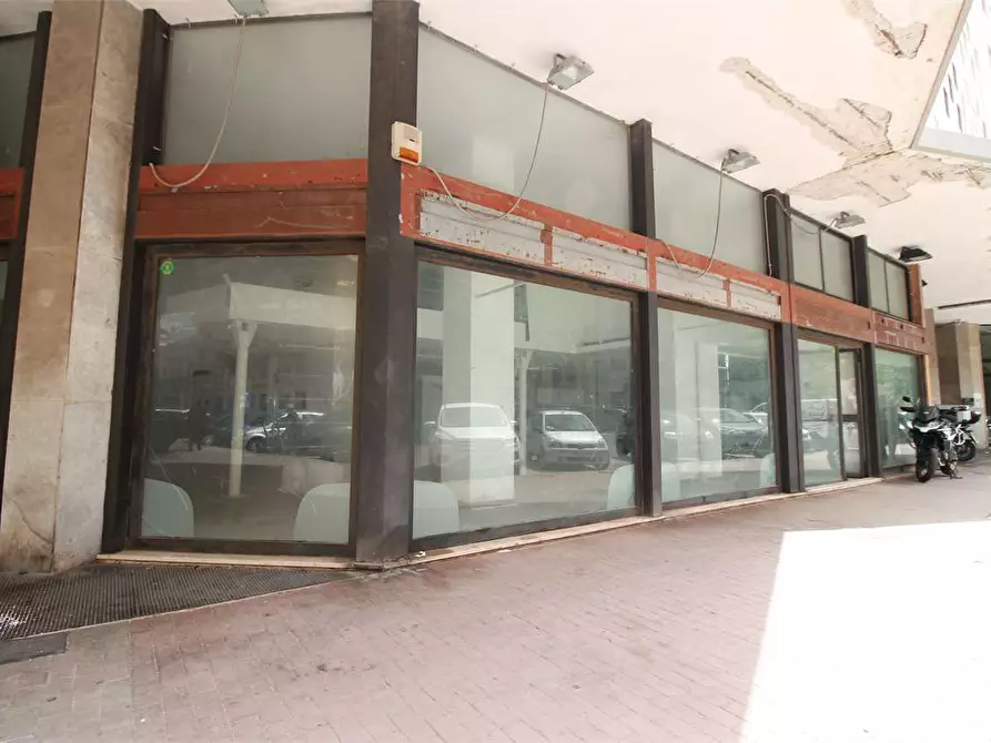 Immagine 1 di Negozio in vendita  in Viale Montedoro a Siracusa