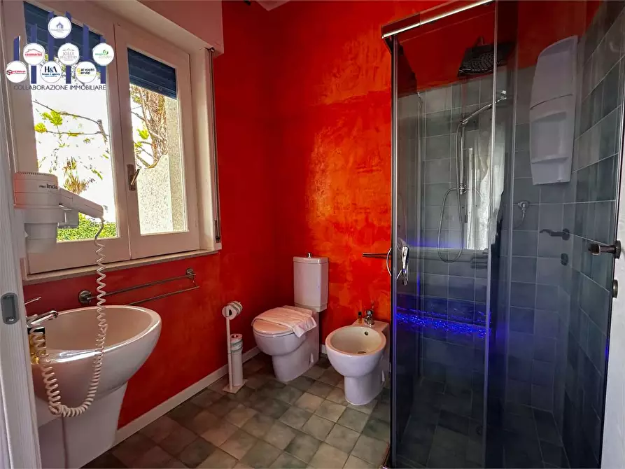 Immagine 5 di Villa in vendita  in VIA SENIGALLIA a Siracusa