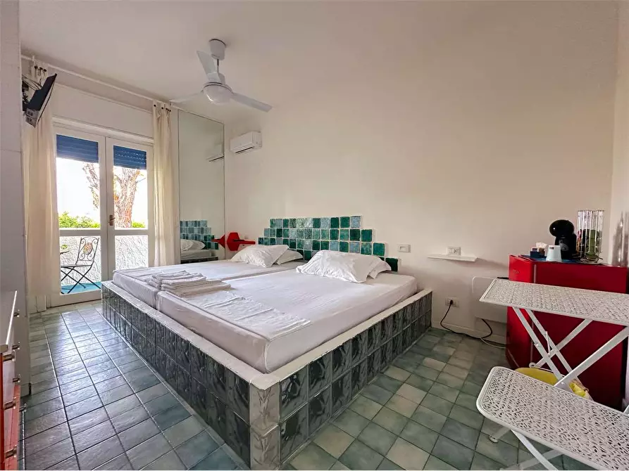 Immagine 8 di Villa in vendita  in VIA SENIGALLIA a Siracusa