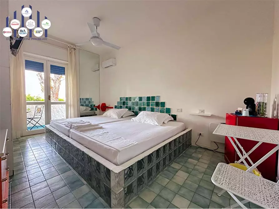 Immagine 8 di Villa in vendita  in VIA SENIGALLIA a Siracusa