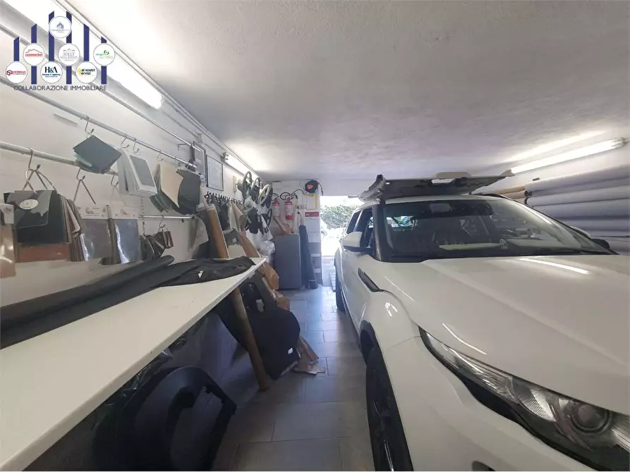 Immagine 2 di Magazzino in vendita  in Via Mattia Preti  a Siracusa