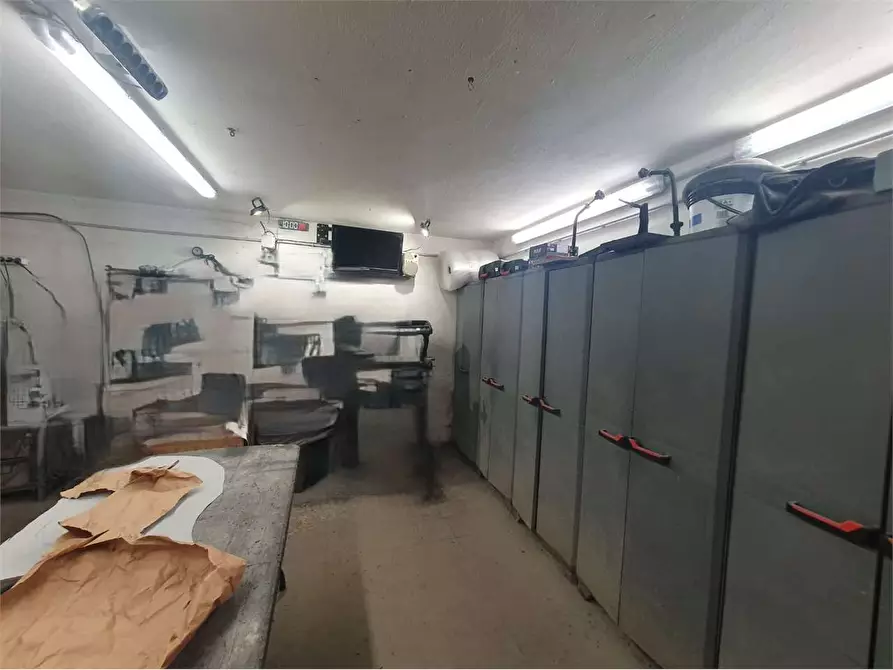 Immagine 3 di Garage in vendita  in Via Montorsoli a Siracusa