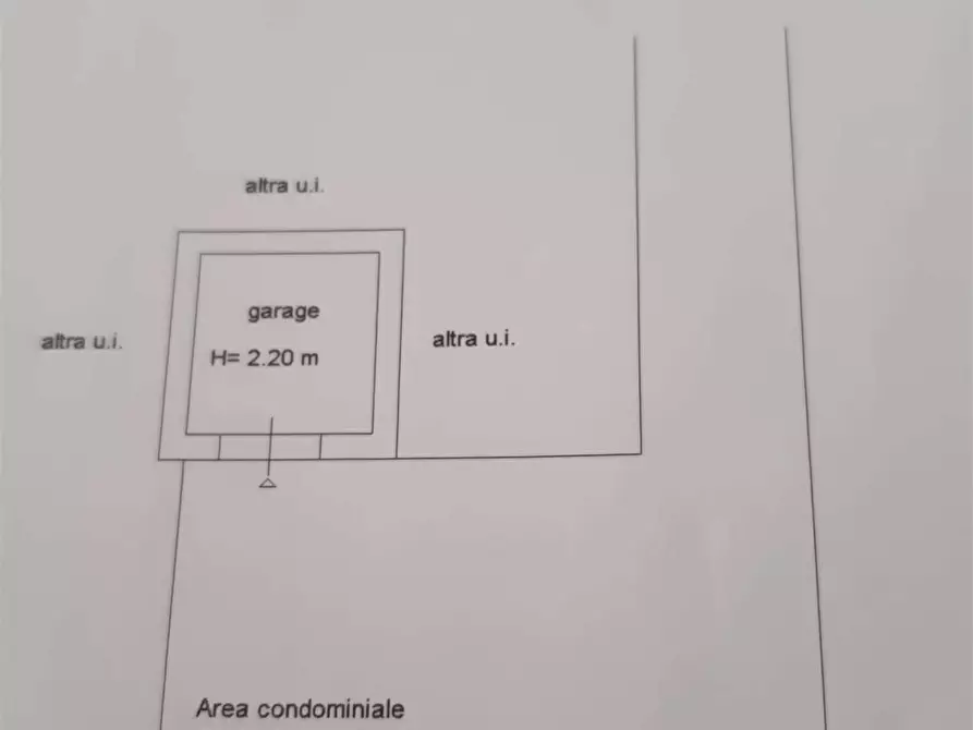 Immagine 5 di Garage in vendita  in Via Montorsoli a Siracusa