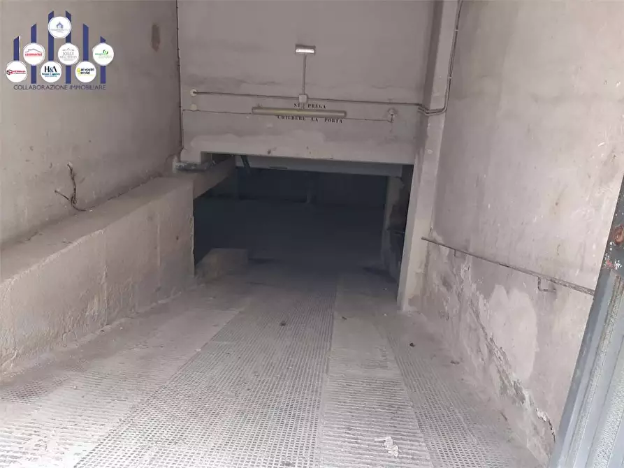 Immagine 4 di Garage in vendita  in Via Monsignor Carabelli  31 a Siracusa