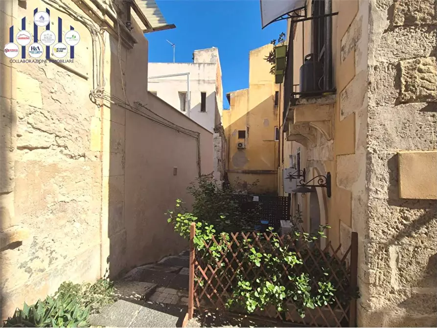Immagine 1 di Stabile in vendita  a Siracusa
