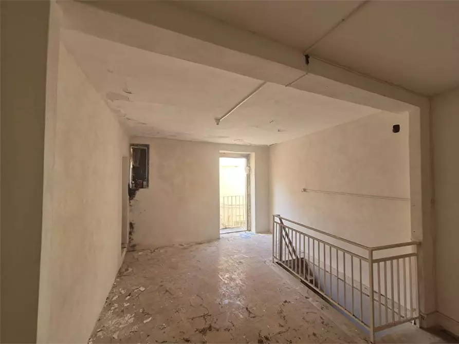 Immagine 8 di Stabile in vendita  a Siracusa