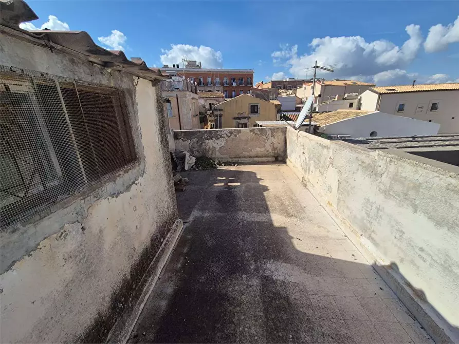 Immagine 12 di Stabile in vendita  a Siracusa
