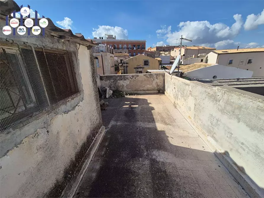 Immagine 12 di Stabile in vendita  a Siracusa
