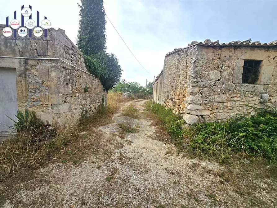Immagine 8 di Rustico / casale in vendita  in C.da Mezzo Gregorio a Noto