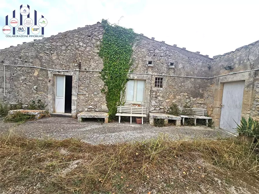 Immagine 1 di Rustico / casale in vendita  in C.da Mezzo Gregorio a Noto