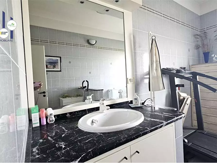 Immagine 5 di Trilocale in vendita  in PIZZUTA a Siracusa