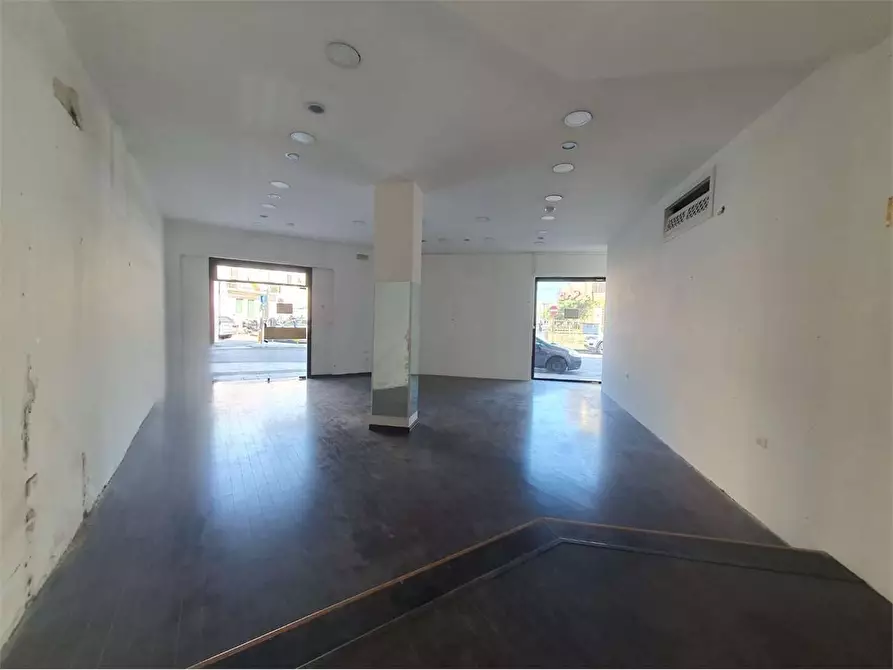 Immagine 2 di Negozio in affitto  in Viale Zecchino  a Siracusa