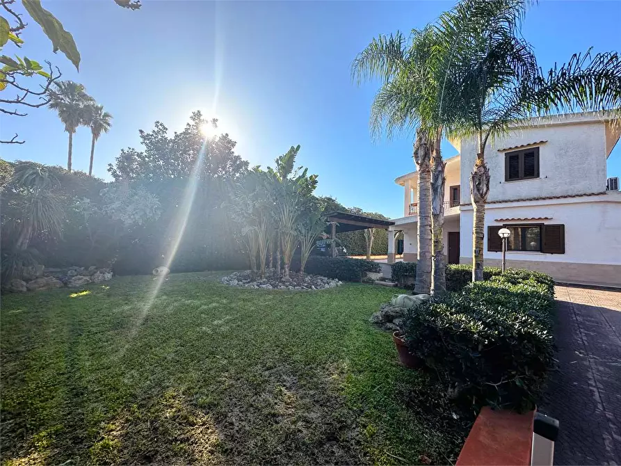 Immagine 1 di Villa in affitto  in Via Del Pellicano a Siracusa