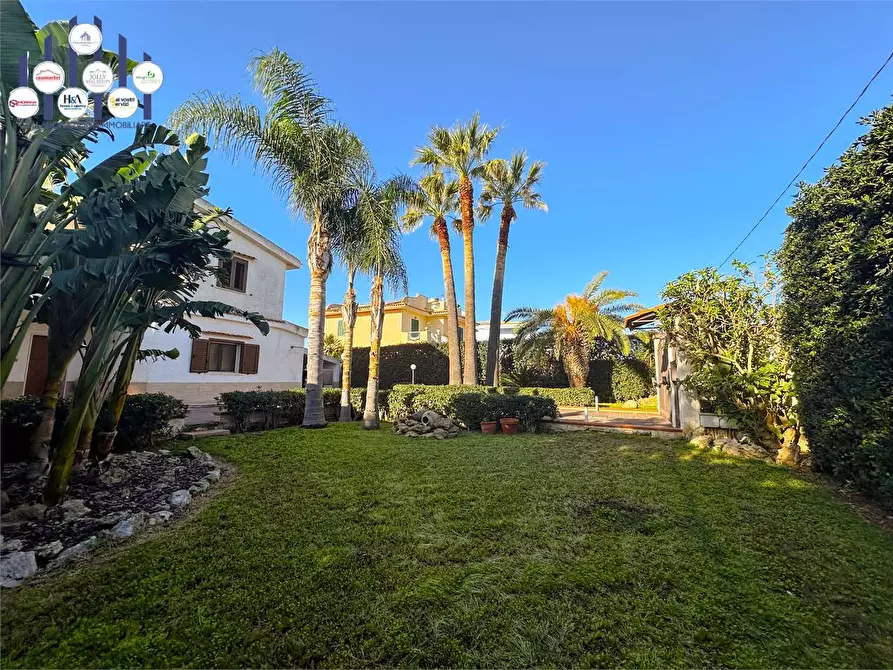 Immagine 2 di Villa in affitto  in Via Del Pellicano a Siracusa