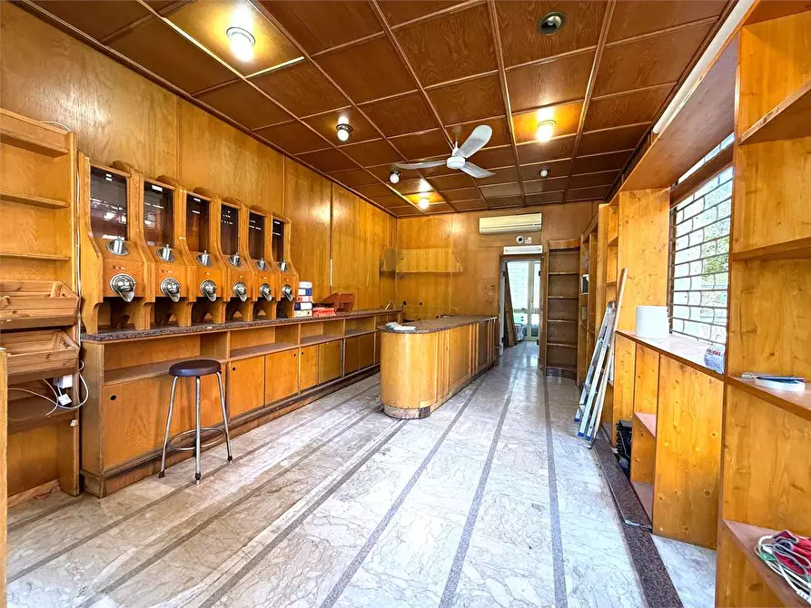 Immagine 1 di Negozio in affitto  in Viale Tica a Siracusa