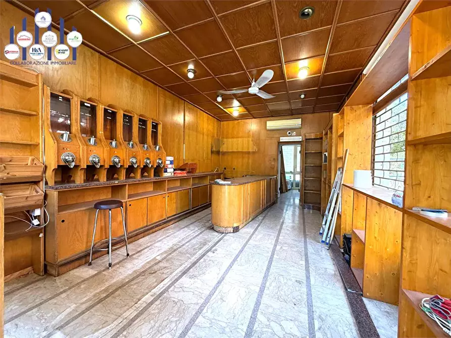 Immagine 1 di Negozio in affitto  in Viale Tica a Siracusa