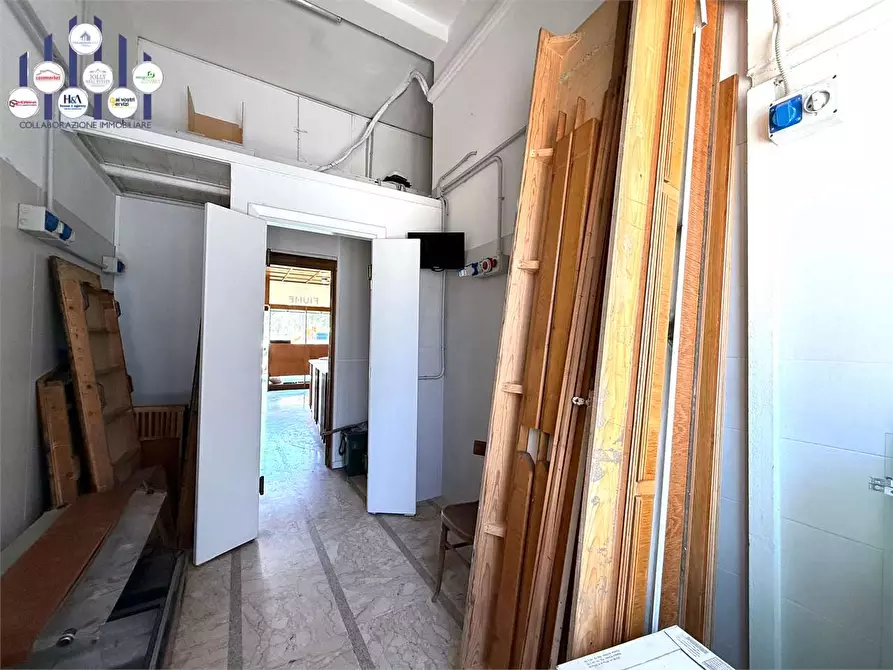Immagine 7 di Negozio in affitto  in Viale Tica a Siracusa