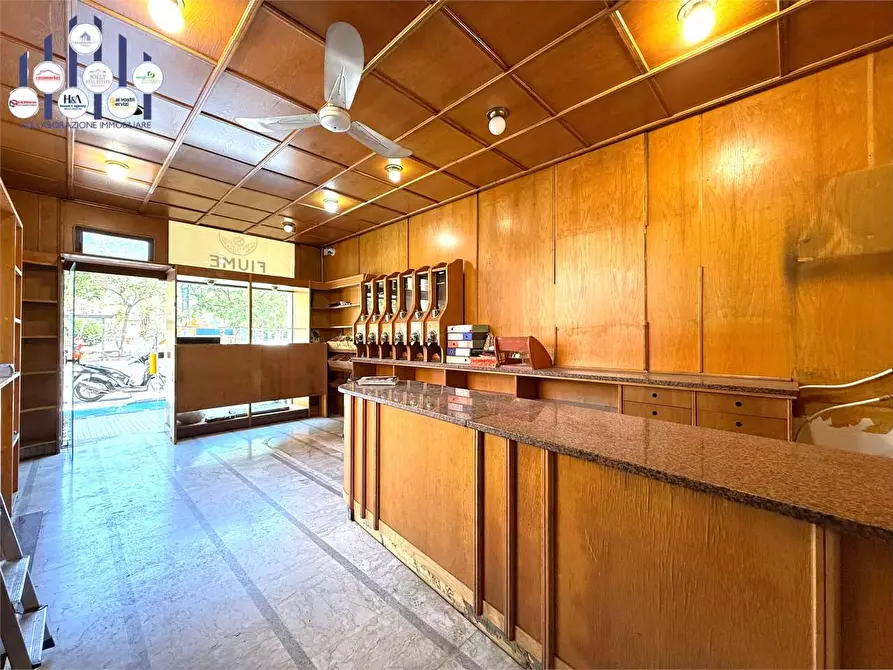 Immagine 12 di Negozio in affitto  in Viale Tica a Siracusa