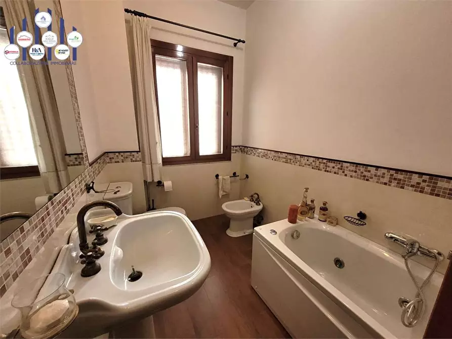 Immagine 8 di Quadrilocale in vendita  in VIALE S.GRECA a Siracusa